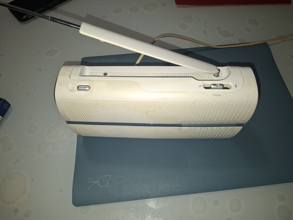 Radio mic Grundig, scala radio cu 3 benzi, inclusiv Antena Satelor, sunet puternic