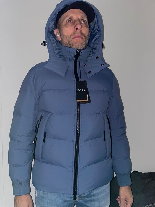 Vând geacă iarnă HUGO BOSS (originală ) M 48