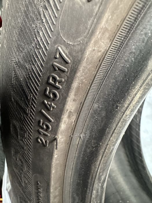 215/45R17 anvelipe  iarna