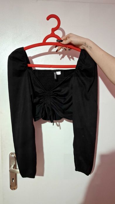 Блузи от различни марки