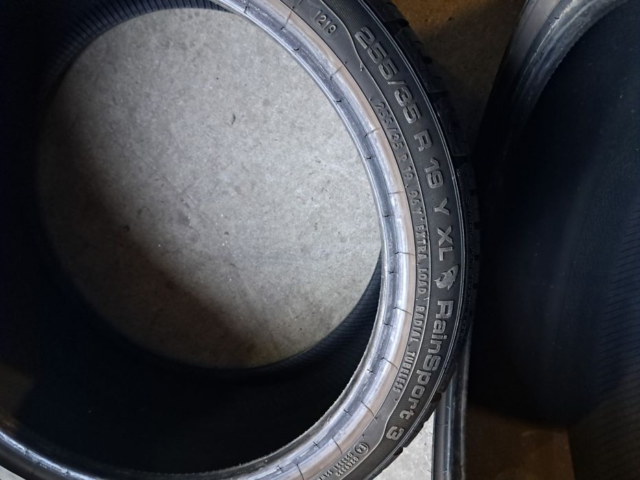 Anvelope second vara 255 35 R19 Uniroyal 7.8mm