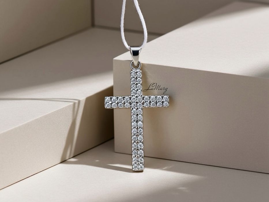 Классический золотой кулон – Крест Христианский с бриллиантами