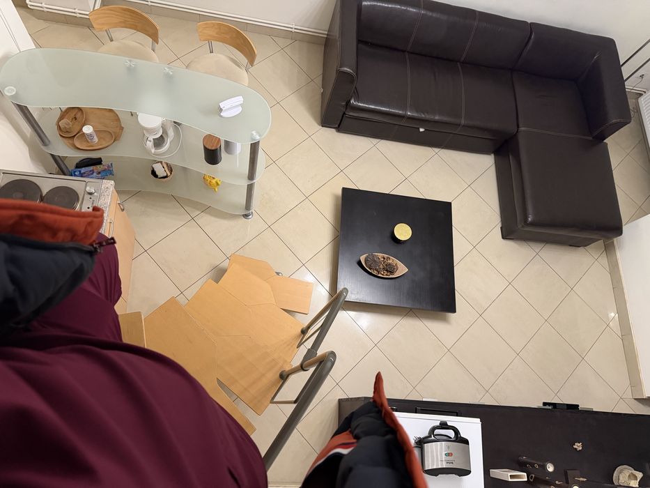 Vand apartament 2 camere cu spatiu comercial