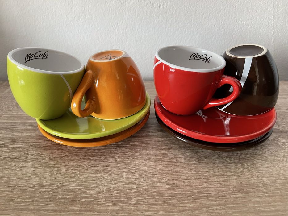 Set cani cu farfurii, colectia McCafe 2010