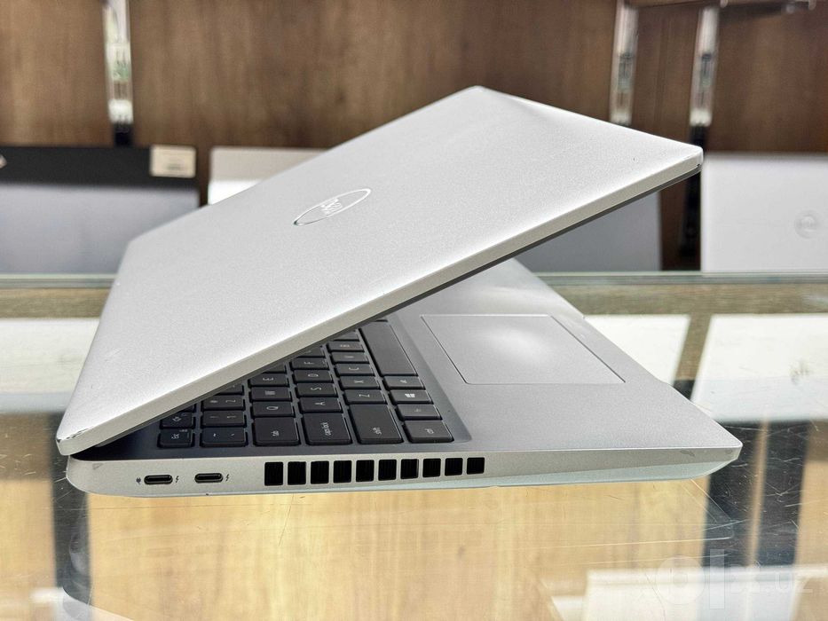 DELL Precision 3561 экран 15.6"HD Core i5-11500H ram 8 ssd 256
