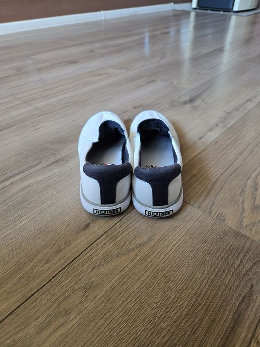 Бели платнени мокасини Tommy Hilfiger