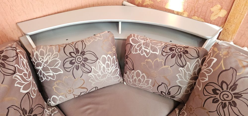 Угловой диван с креслом