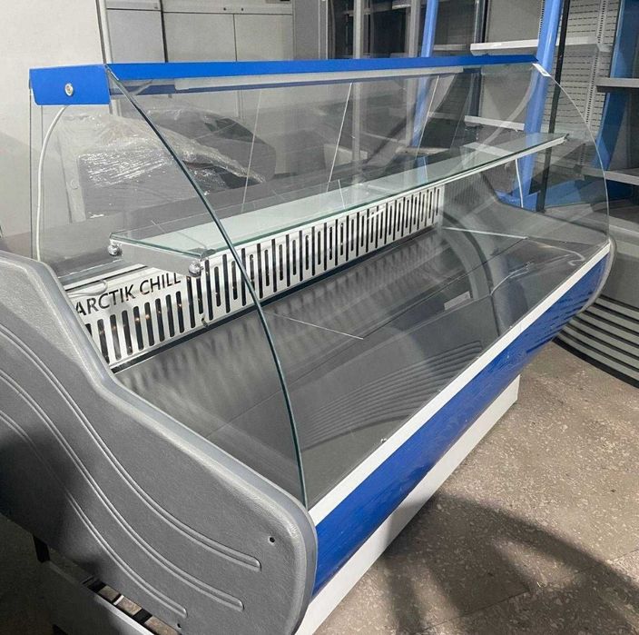 Колбасный холодильник в хорошем состояние