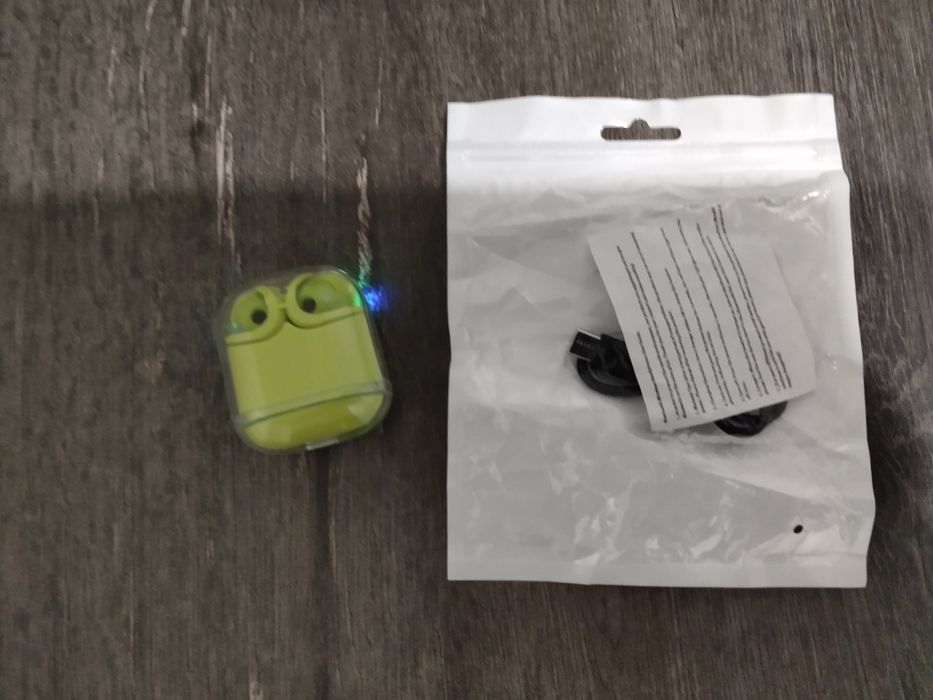 Продам наушники TWS