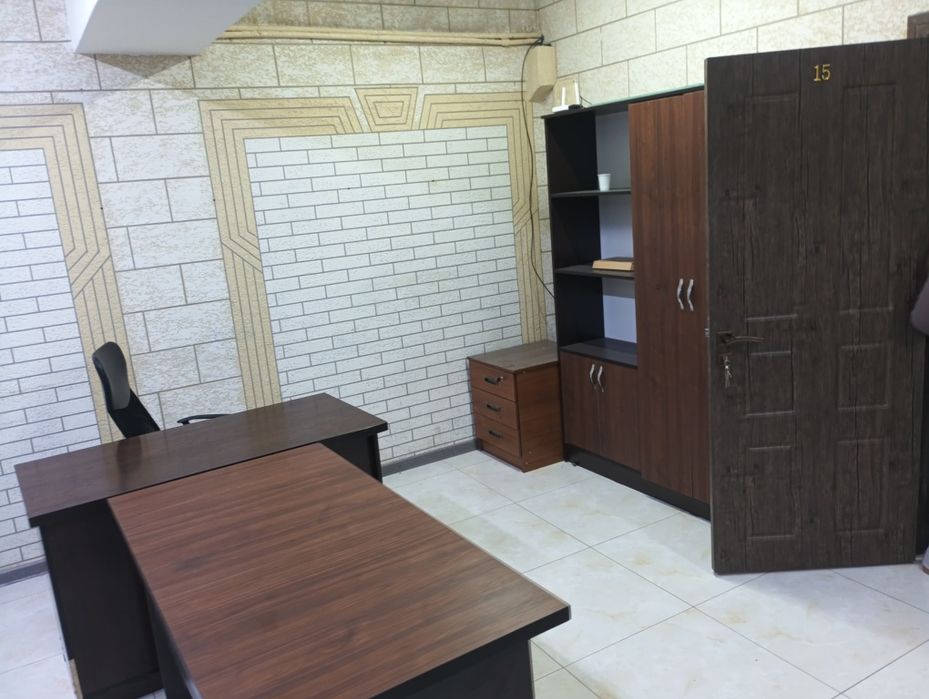 Хамза, ЕврО Офис в Бизнес Центре, с Мебелью