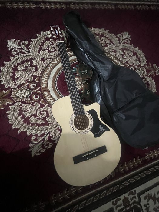 Гитара акустическая