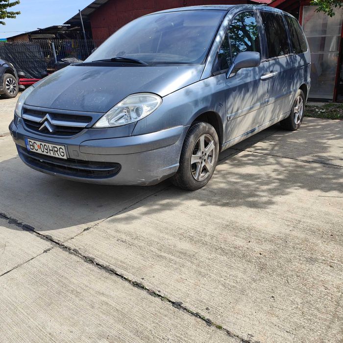 Auto 7 locuri Citroen C8