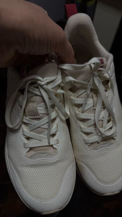 Продам кроссовки Lining