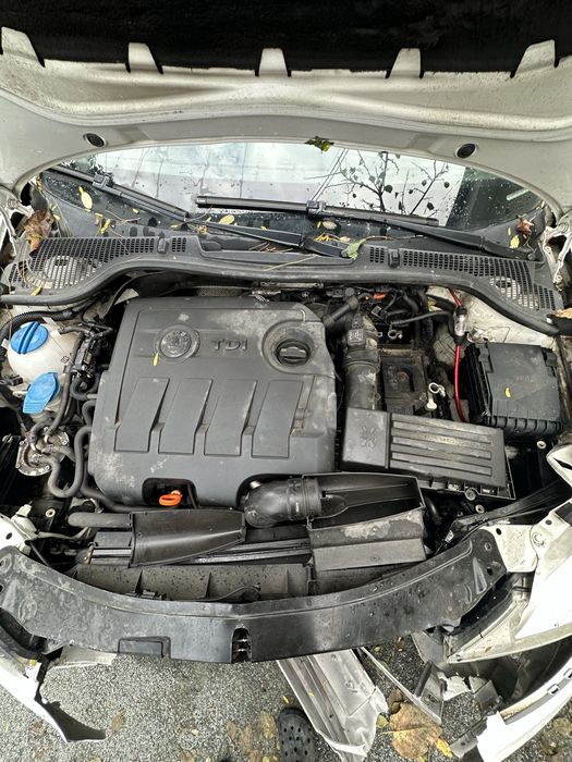 Dezmembrez Skoda Octavia 2 1.6 diesel