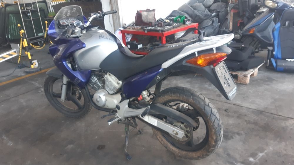 Мотоциклет  Хонда Варадеро 125(Honda Varadero 125)-на части