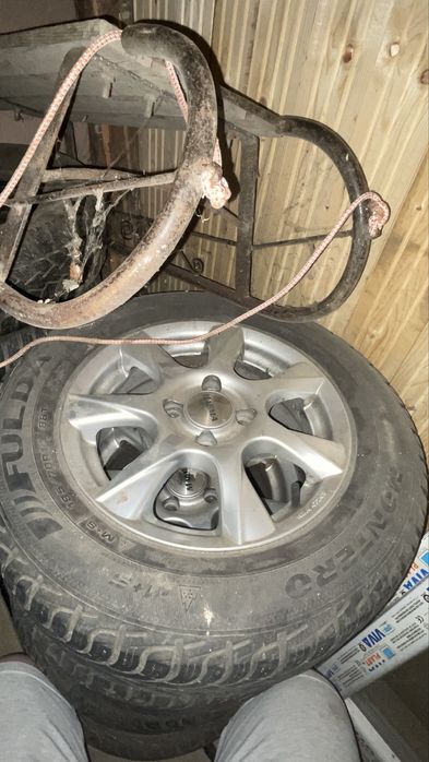 Jante 14” cu cauciucuri de iarnă 185/70 R14