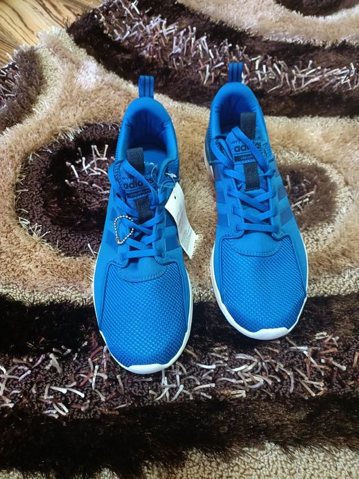 Vând Încălțăminte Adidas