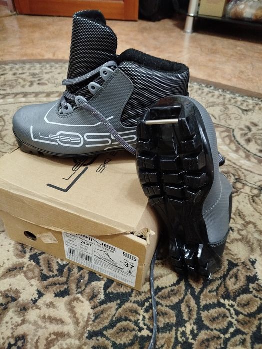 Детские лыжные ботинки новые