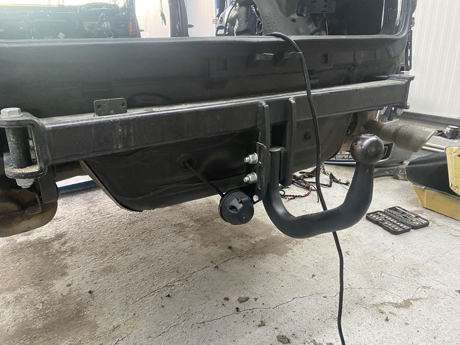 Теглич за Audi A4 b8, Ауди