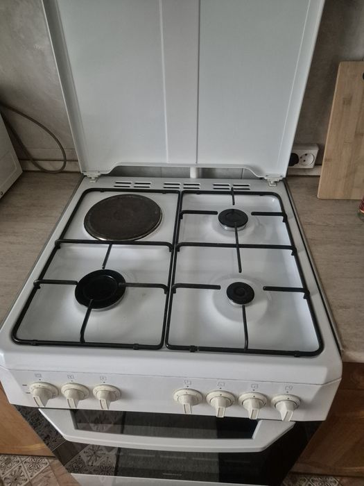 Продам комбинированную плиту BEKO