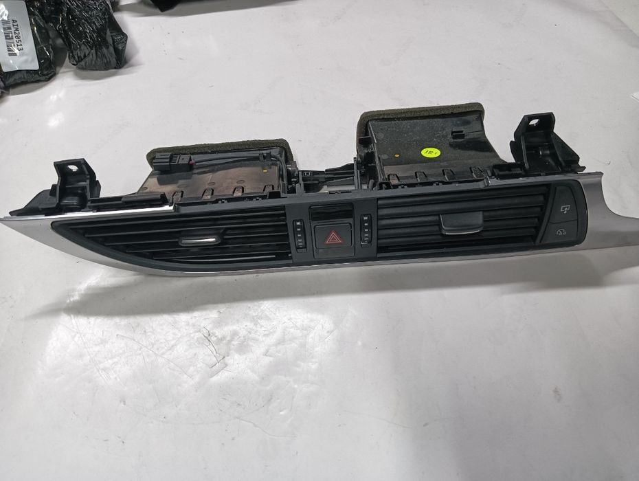 Grila Ventilatie /Buton Avarie Audi A7 Sportback 4Ga, 4Gf 2010 - 2018