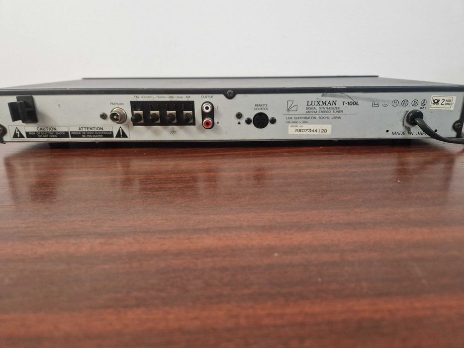 Luxman T-100L tuner stereo AM/FM digital