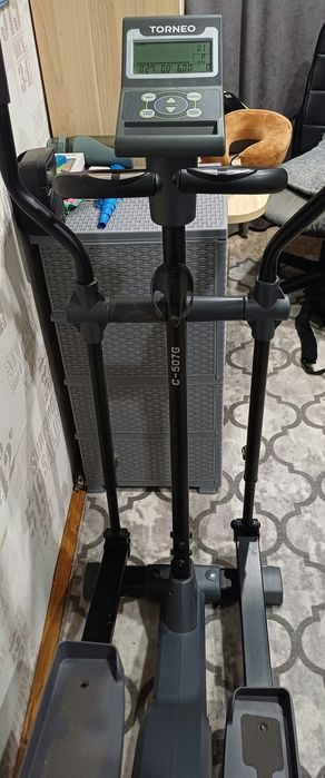 Продам эллиптический тренажер