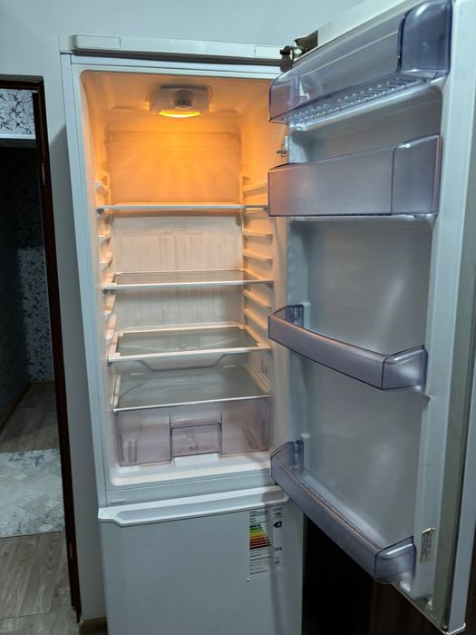 Продам холодильник