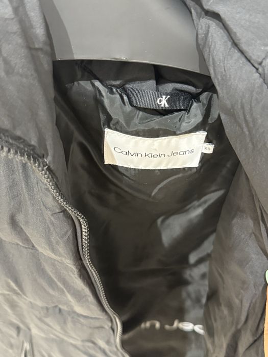 Продам куртку Calvin Klein