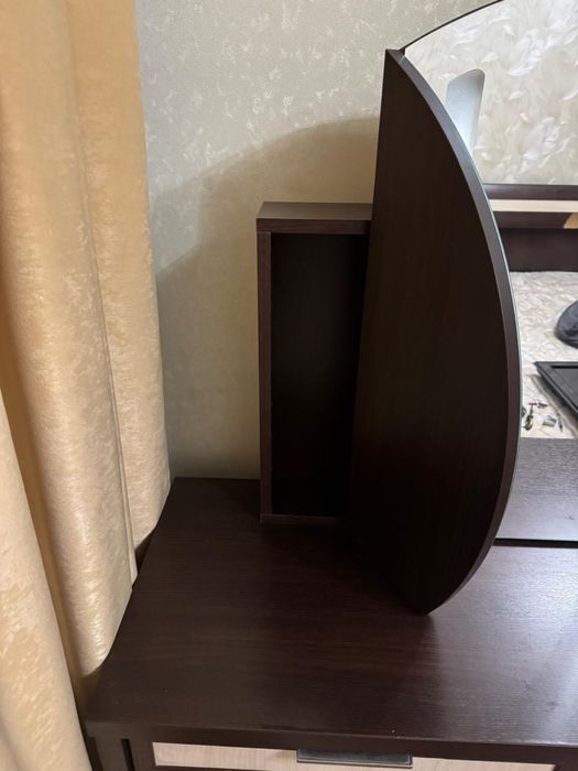 Трюмо с подсветкой