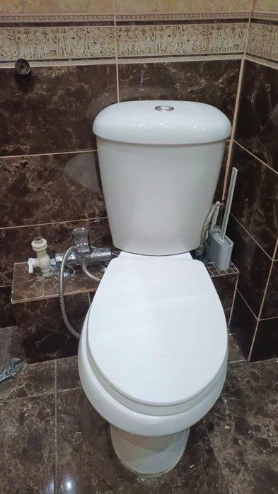 Срочно Продам унитаз
