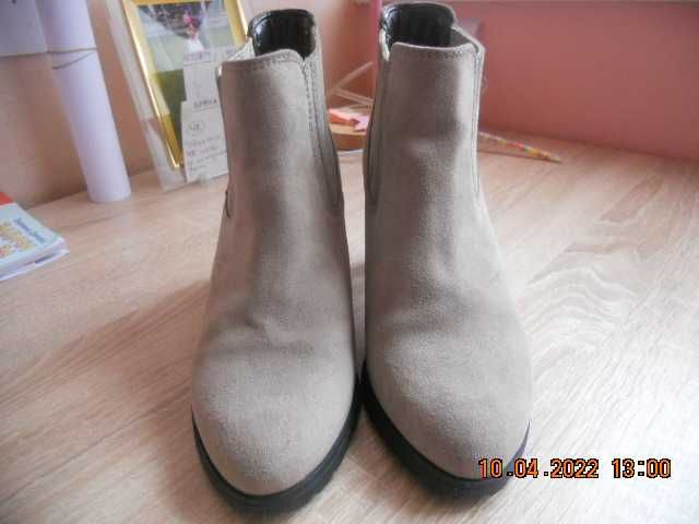 Нови дамски           боти