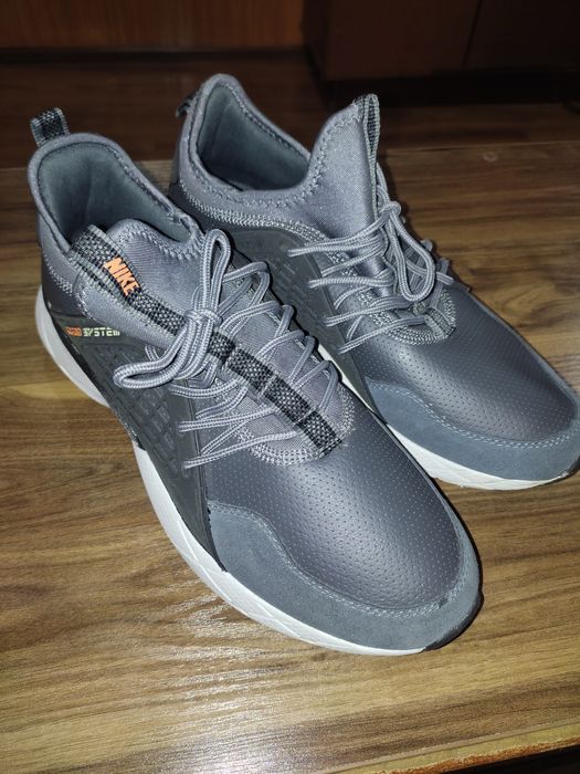 Серые Спортивные Кроссовки 45 размер