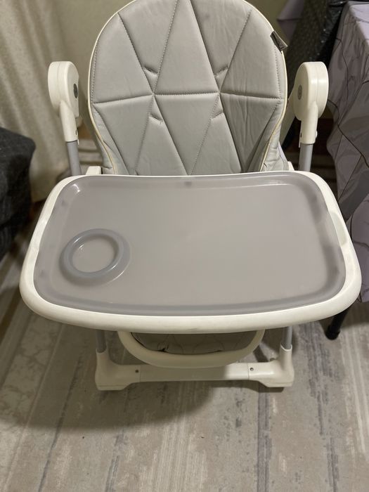 Стол для кормление