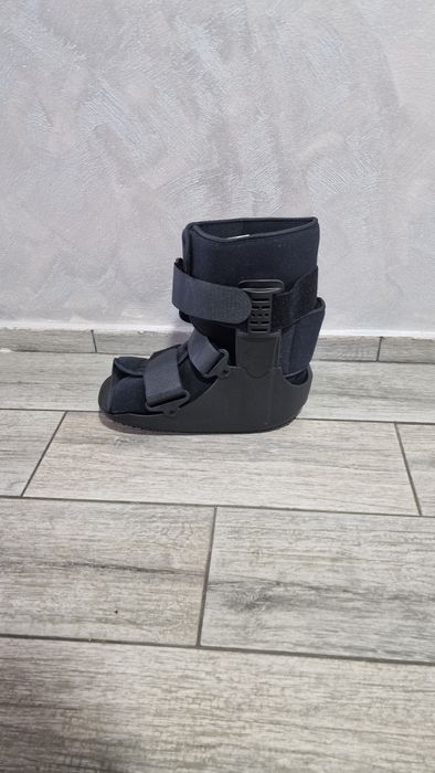 Orteza si cârje nefolosite