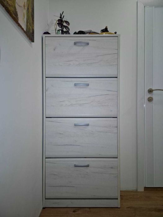 Шкаф за обувки, много запазен