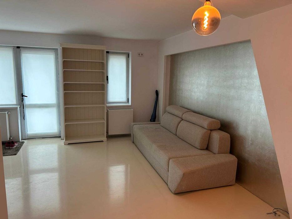 Garsoniera locuit / birou / spatiu comercial zona Sisesti