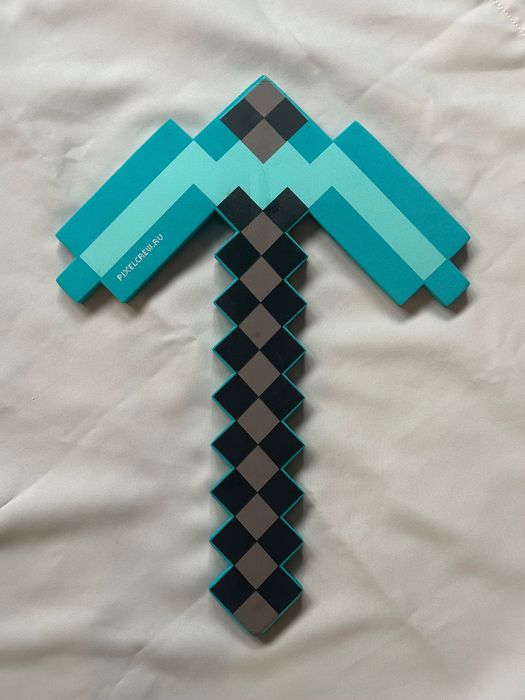 Меч и кирка Minecraft (Майнкрафт)
