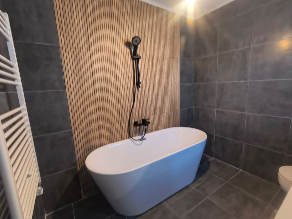 Casă de poveste într-o zonă liniștită, Ișalnița.