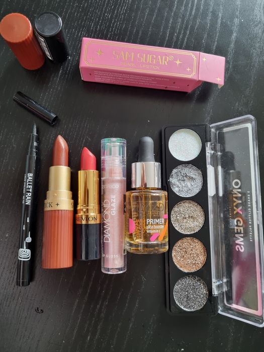 Лот козметика грим, червила и др