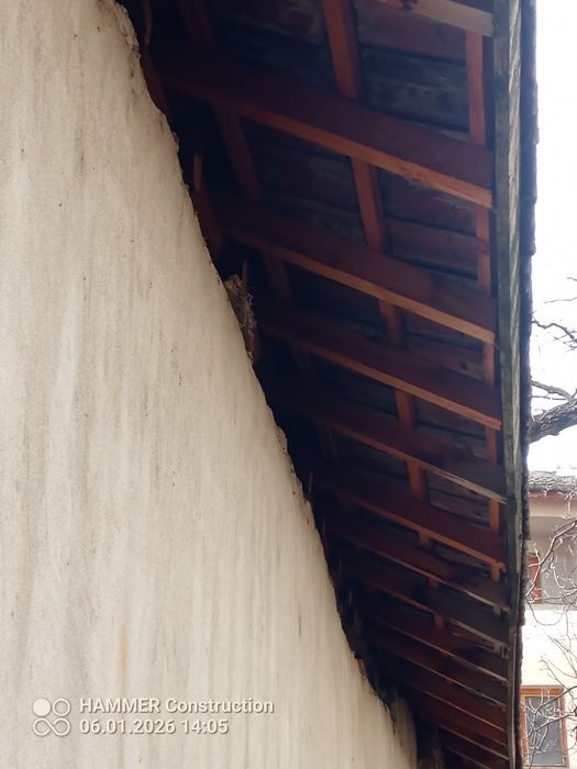 Продава се промишлено помещение / склад