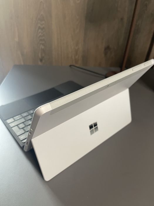 Microsoft Surface Go