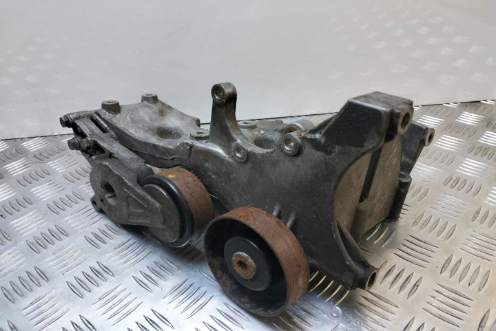 Suport accesorii  2.0 i 06D903143C Audi A4 B6