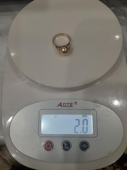 Tilla uzuk sotiladi