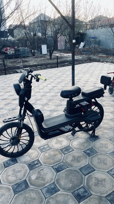 Электронный мопед