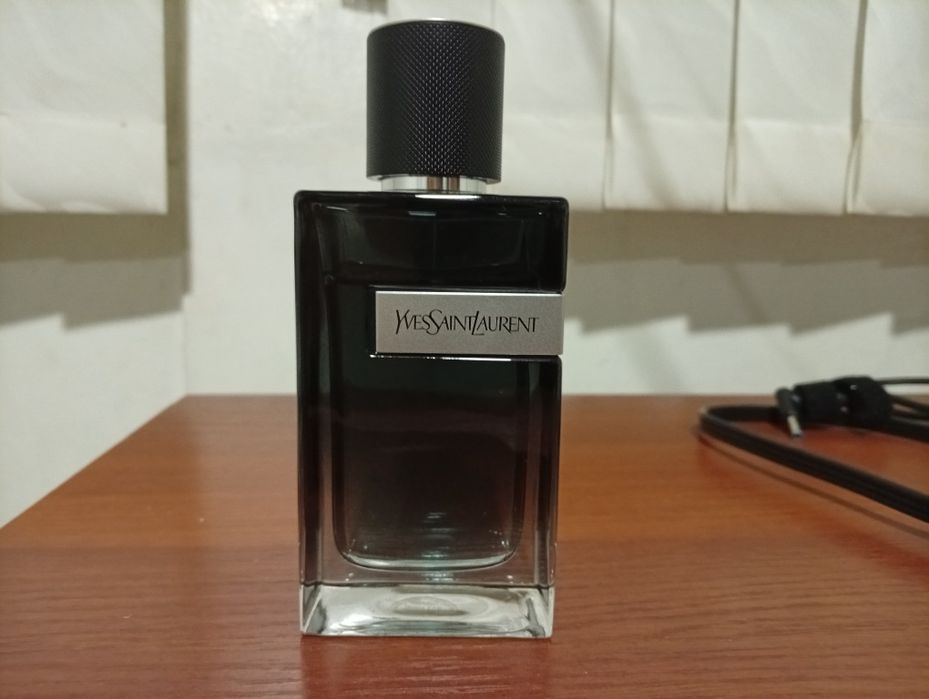 Yves Saint Laurent оригинал.