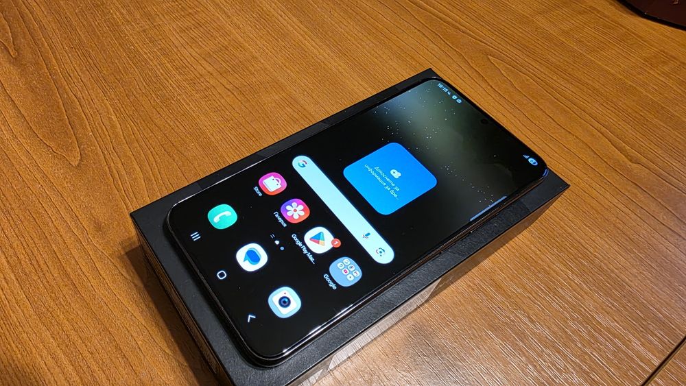 Samsung Galaxy S22+ plus 256 GB черен Dual Sim