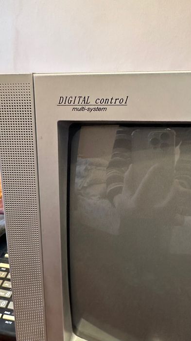 Телевизор кинескопный SONY 37 см диагональ