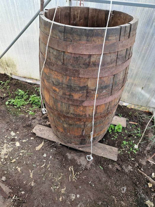 Дървено буре за декорация за 65 лева.