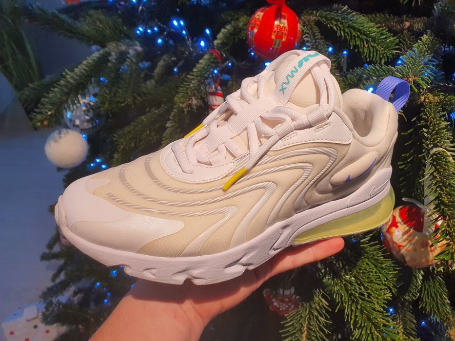 Vând 2 perechi Nike React 270